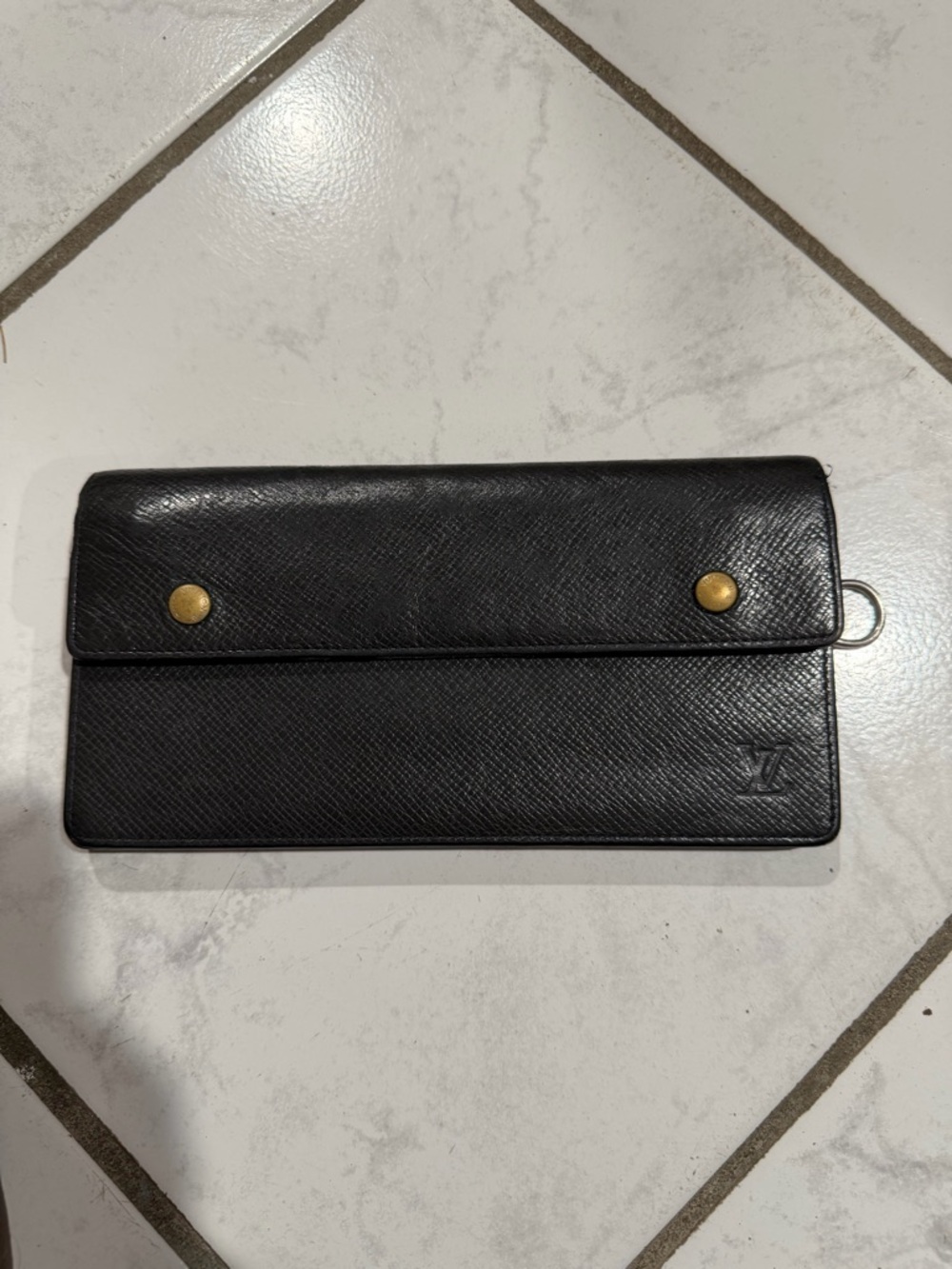 Louis Vuitton Taiga Accordion Wallet